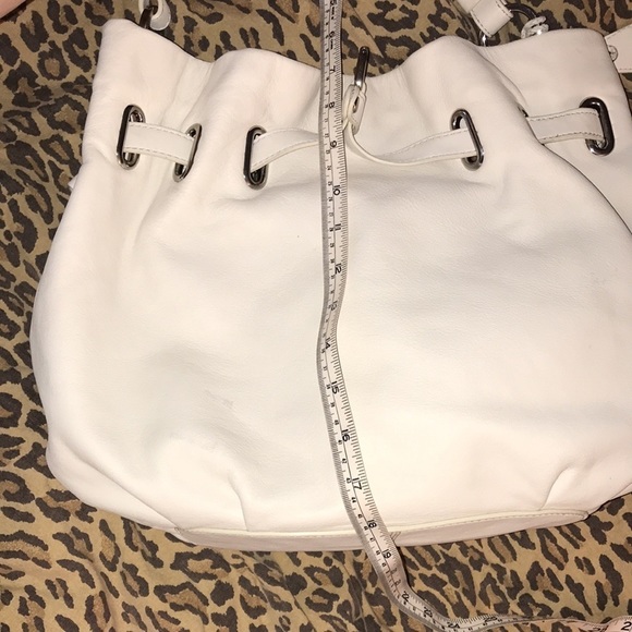 Cole Haan  white ultra soft leather bucket handbag silver hardware - Picture 6 of 16